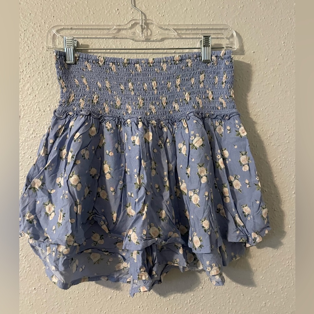 Hollister Blue and White Floral Ruffle Flowy Skort Shorts